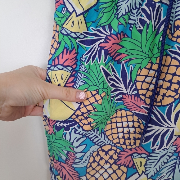 Vineyard Vines Colorful Tropical Pineapple Print Summer Shorts Trunks Size M - Picture 3 of 8